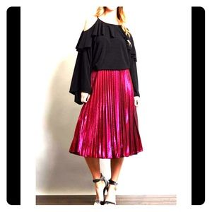 Metallic pleated midi skirt size S or M - Love In